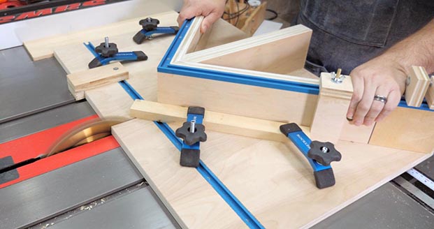 Table Miter Saw Sled Stumpy Nubs, What Size Should A Table Saw Sled Be